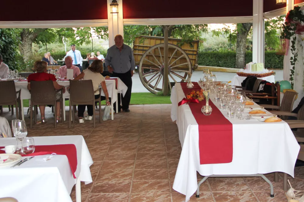 Carpas multiusos para comer, cenar, bodas, banquetes y celebraciones