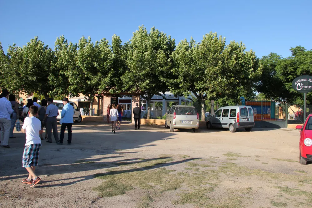 Restaurante Los Carretero, parking propio, zona de aparcamiento para autos y autobuses